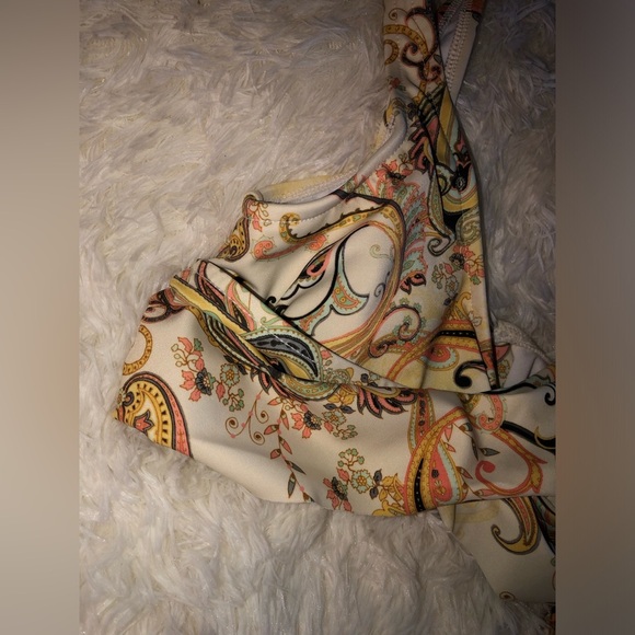 Paisley Print Bikini Top Size Small - Picture 6 of 9